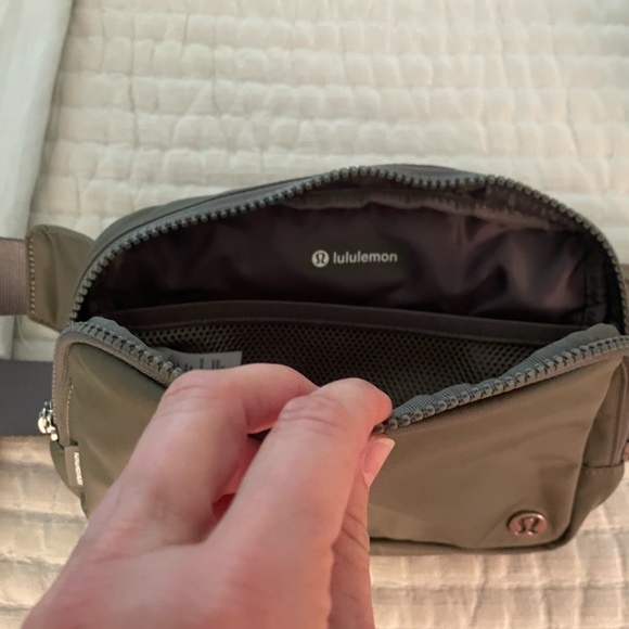 Graphite lululemon belt bag - Picture 2 of 2